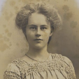 Portrait of Beryl McLaughlin, pioneering female architect and Blue Mountains local hero.