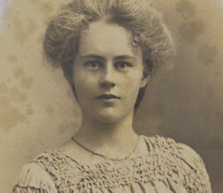 Portrait of Beryl McLaughlin, pioneering female architect and Blue Mountains local hero.